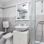 House Stinjan 2148 בית נופש פולה