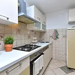 House Stinjan 2148 *