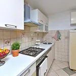 House Stinjan 2148 בית נופש