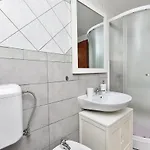 בית נופש House Stinjan 2148