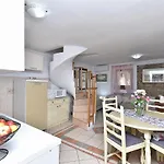 House Stinjan 2148 בית נופש