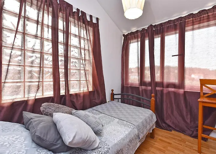 Дом отдыха House Stinjan 2148 *