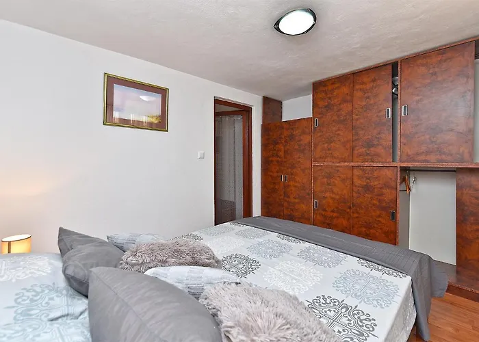 House Stinjan 2148 Дом отдыха *