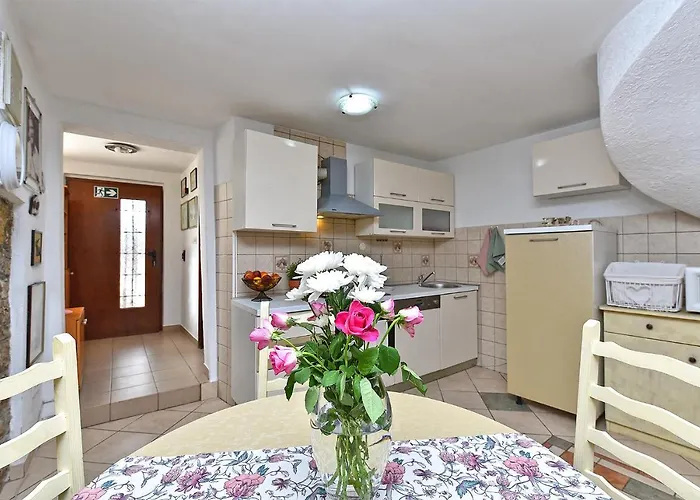 Дом отдыха House Stinjan 2148 *