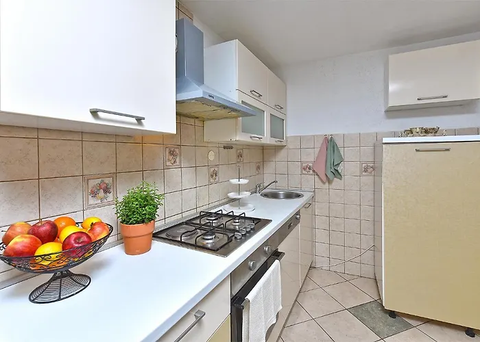 House Stinjan 2148 Дом отдыха