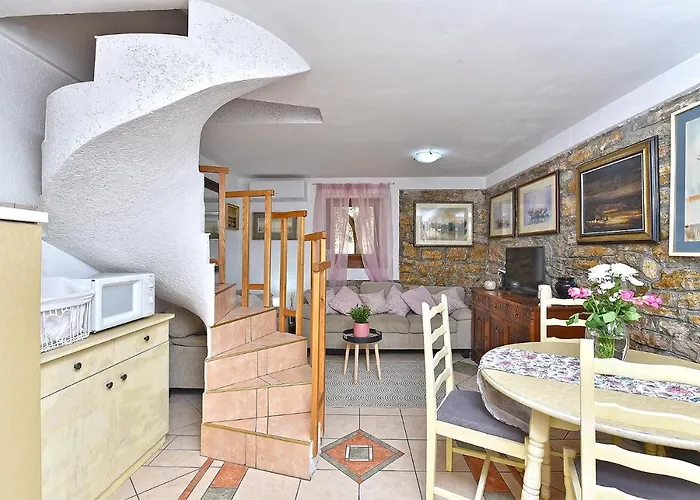 Дом отдыха House Stinjan 2148 Пула