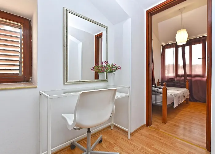 بيت للعطل House Stinjan 2148 *