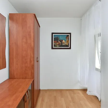 House Stinjan 2148 פולה