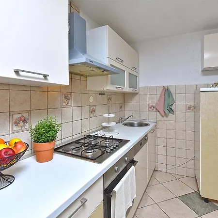 House Stinjan 2148 בית נופש