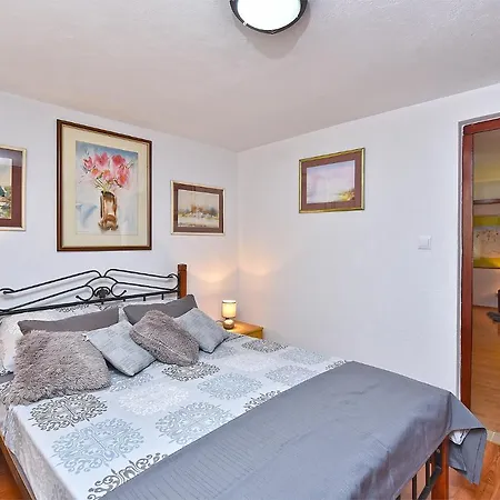 בית נופש House Stinjan 2148
