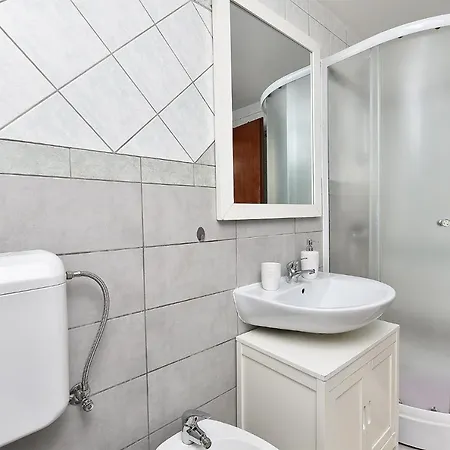 בית נופש House Stinjan 2148