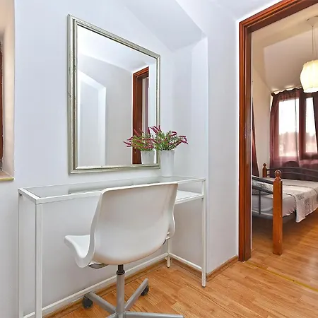 בית נופש House Stinjan 2148 *