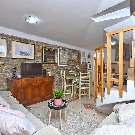 Holiday home House Stinjan 2148 Pula